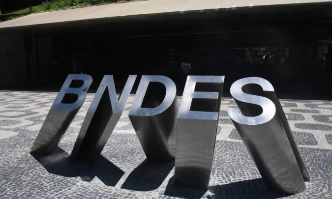 BNDES estima ficar com até 25% do financiamento que socorre setor elétrico.