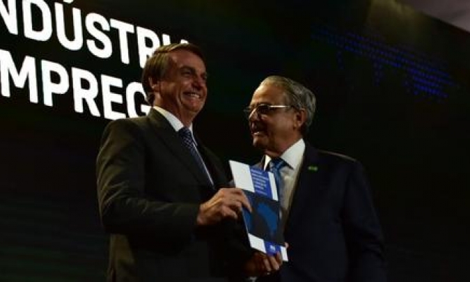 Bolsonaro recebe propostas da CNI para a retomada da indústria e do emprego em 2022