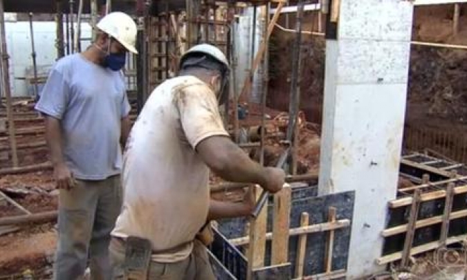 Representantes do setor do aço pedem a Guedes que governo não reduza imposto de importação