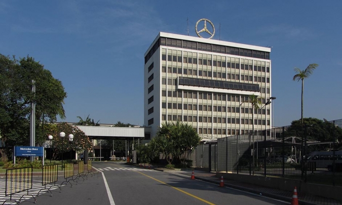 Sem atingir meta em PDV, Mercedes-Benz demite 370 funcionários no ABC paulista