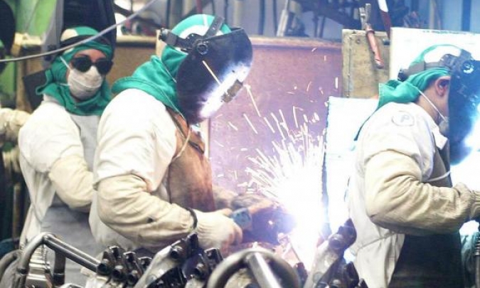 Produção industrial fecha maio com crescimento de 0,8%, diz IBGE