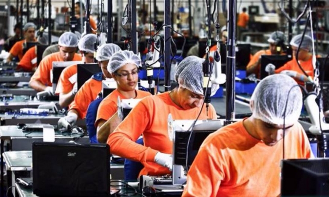 Emprego na indústria cai 0,6% em junho ante maio com ajuste, diz CNI